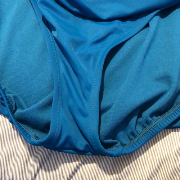 NWOT TIME AND TRU Women One Piece Swimsuit. - Picture 4 of 7